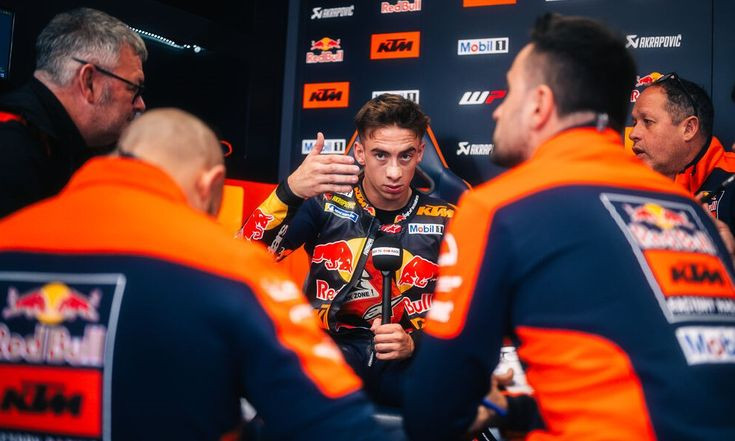 MotoGP Acosta, KTM'in genel merkezini ziyaret ettikten sonra 'rahatlamış'