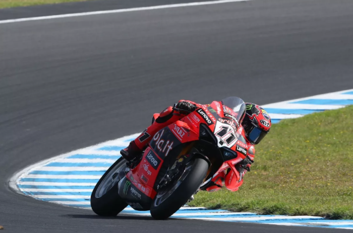 WSBK Phillip Island Superpole: Bulega kazandı, Toprak sorun yaşayarak 12. tamamladı, Bahattin 17. oldu